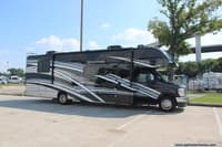 60865 - 33' 2024 Thor Quantum PQ31 w/Slide Image 1