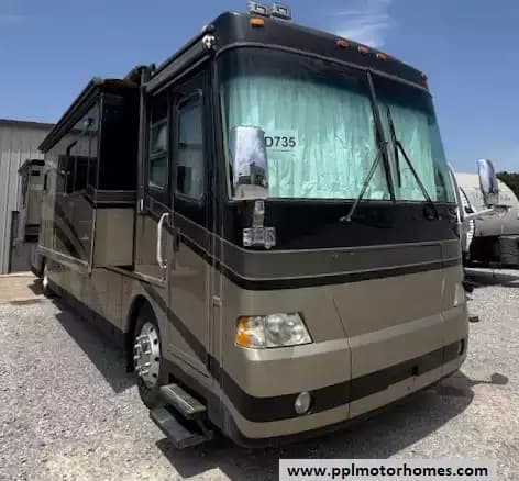 60240 - 40' 2005 Four Winds Mandalay 40B 350hp Caterpillar w/4 Slides Image 1