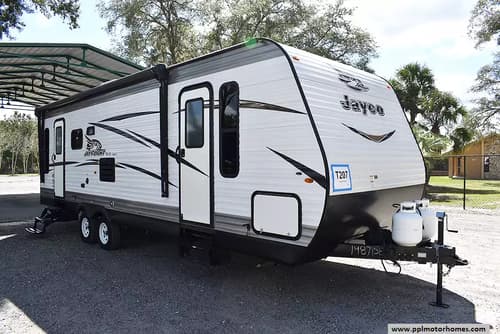 61217 - 30' 2018 Jayco Jay Flight 265RLS w/Slide Image 1