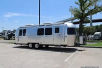64234 - 28' 2016 Airstream International 28 SERENITY Image 1