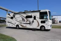 61072 - 31' 2017 Thor Hurricane 31S w/2 Slides Image 1