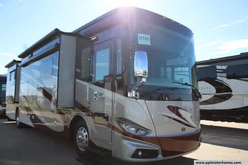 65013 - 41' 2017 Tiffin Phaeton 40QBH 380hp Cummins w/4 Slides Image 1