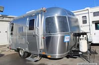 58213 - 19' 2019 Airstream Tommy Bahama 19CB Image 1