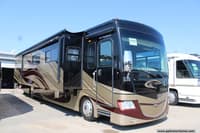 57643 - 41' 2011 Fleetwood Discovery 40G 380hp Cummins w/2 Slides Image 1