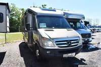 55434 - 25' 2009 Itasca Navion Iq 24DL w/Slide Image 1