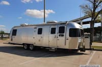 54114 - 31' 2017 Airstream Classic 30 Image 1