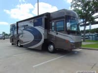52344 - 36' 2007 Winnebago Tour 36LD 350hp Caterpillar w/3 Slides Image 1