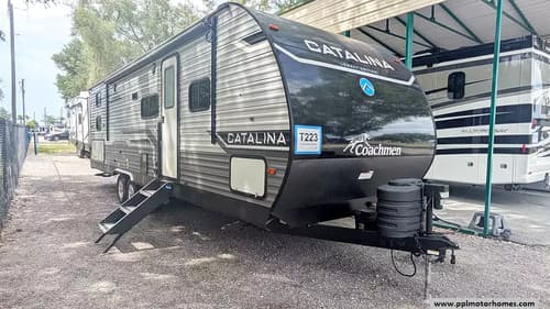63658 - 34' 2024 Forest River Coachmen Catalina 293QBCK w/Slide - Bunk House Image 1