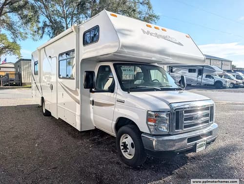 64065 - 30' 2019 Thor Majestic 28A Image 1