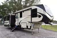 60044 - 36' 2019 Keystone Cougar 315RLS w/3 Slides Image 1