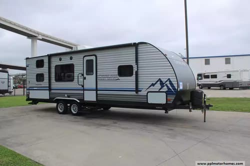 62449 - 30' 2021 Forest River Coachmen Catalina Summit 261BHS Image 1