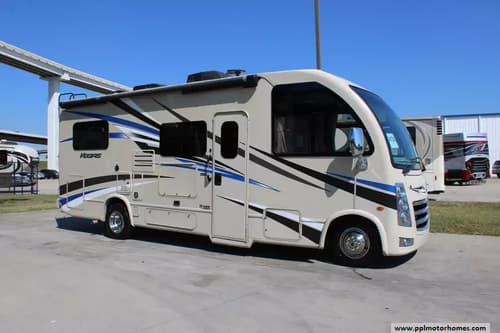 61077 - 25' 2019 Thor Vegas 24.1 w/Slide Image 1