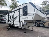 62851 - 30' 2022 Keystone Cougar 25RES w/2 Slides Image 1