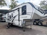 62851 - 30' 2022 Keystone Cougar 25RES w/2 Slides Image 1