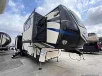 59344 - 38' 2018 Crossroads Cameo 3631RL w/4 Slides Image 1