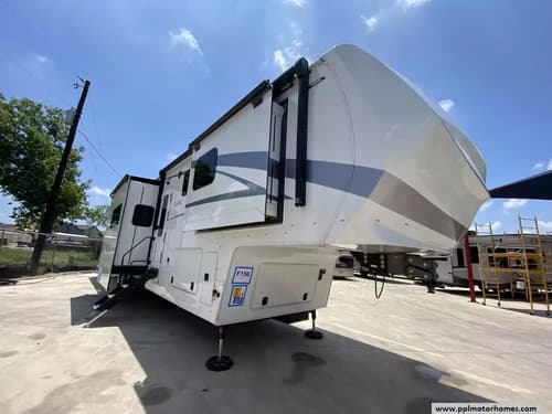 62620 - 50' 2023 The RV Factory Luxe 48FB w/4 Slides & Generator  - Toy Hauler Image 1