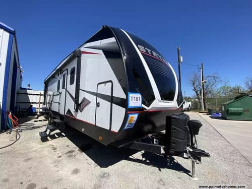 62481 - 37' 2023 Cruiser RV Stryker 3313 w/2 Slides & Generator  - Toy Hauler Image 1