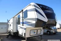 61191 - 43' 2020 Keystone Fuzion 427 w/3 Slides & Generator  - Toy Hauler Image 1