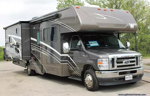 62737 - 32' 2022 Winnebago Minnie Winnie 31H w/2 Slides - Bunk House Image 1