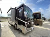 61266 - 34' 2019 Tiffin Breeze 33BR 275hp Cummins w/3 Slides Image 1