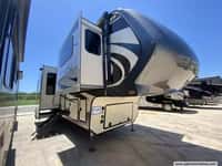 63359 - 40' 2019 Vanleigh RV Vilano 375FL w/6 Slides Image 1