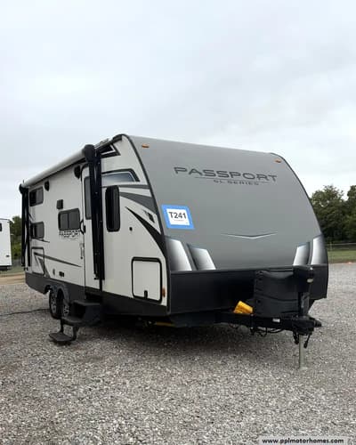 64926 - 27' 2022 Keystone Passport 221BH w/Slide - Bunk House Image 1