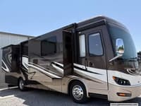 59860 - 35' 2014 Newmar Ventana 3436 360hp Cummins w/3 Slides Image 1