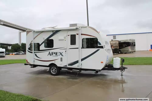 63620 - 19' 2012 Forest River Coachmen Apex 18BH - Bunk House Image 1