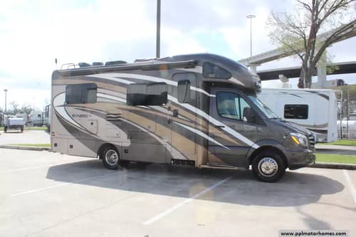 62305 - 25' 2019 Thor Synergy 24SJ w/Slide Image 1