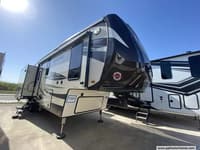 58843 - 35' 2017 Heartland Elkridge 30RLT w/3 Slides Image 1