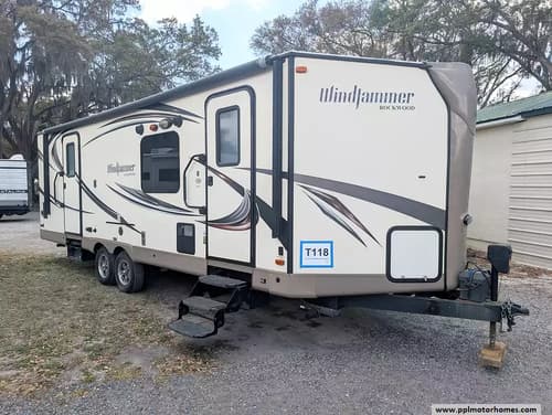 62718 - 29' 2015 Forest River Rockwood Windjammer 2618W w/2 Slides Image 1
