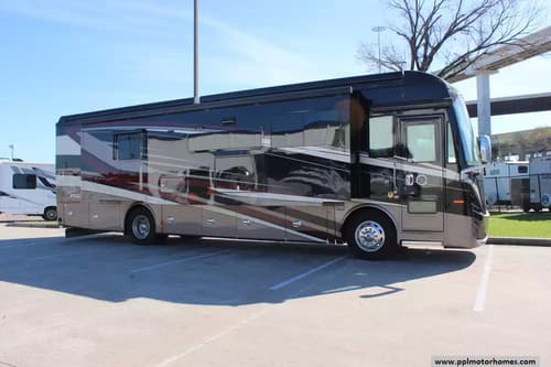 62155 - 38' 2022 Tiffin Phaeton 37BH 380hp Cummins w/3 Slides Image 1