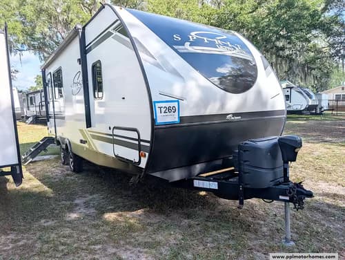 63327 - 25' 2020 Coachmen Spirit Ultra Lite 2255RK w/Slide Image 1