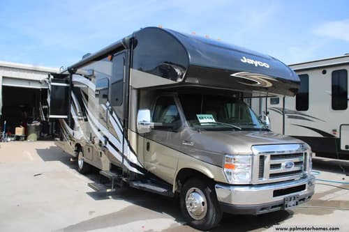 64194 - 29' 2019 Jayco Greyhawk 26Y w/2 Slides Image 1