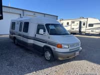 57493 - 22' 1999 Winnebago Rialta 22HD Image 1