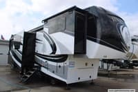 59241 - 43' 2019 Thor Redwood 3951WB w/5 Slides Image 1