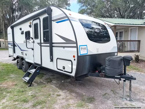 64051 - 26' 2021 Venture RV Sonic 211VDB w/Slide - Bunk House Image 1