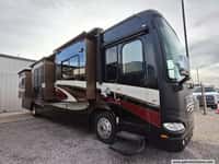 61469 - 41' 2009 Damon Tuscany M-4056 360hp Cummins w/6 Slides Image 1