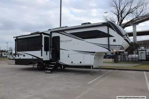 62101 - 34' 2025 Grand Design Solitude 310GK w/3 Slides Image 1