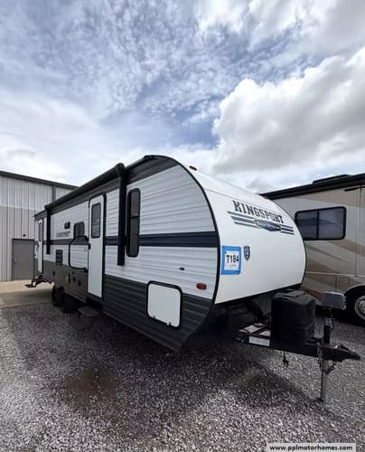 63882 - 29' 2022 Gulf Stream Kingsport 268BH w/Slide - Bunk House Image 1