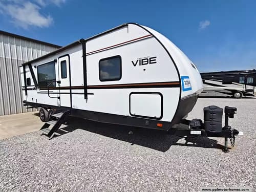 62937 - 34' 2019 Forest River Vibe M26RK w/Slide Image 1