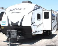 64034 - 33' 2022 Crossroads Sunsettrail Super Lite 299QB w/Slide Image 1