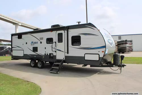 63668 - 33' 2018 Forest River Palomino Puma Xle 27RBQC w/Slide - Bunk House Image 1