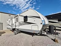 61927 - 27' 2019 Highland RV Mesa Ridge 275 w/2 Slides Image 1