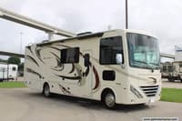 59781 - 30' 2018 Thor Hurricane 29M w/Slide Image 1