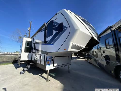 62215 - 42' 2021 Grand Design Momentum 350G w/3 Slides & Generator  - Toy Hauler Image 1
