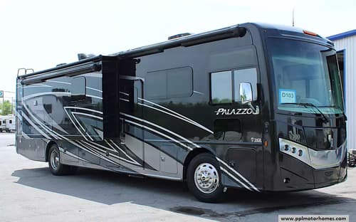 62729 - 39' 2023 Thor Palazzo 37.4 340hp Cummins w/3 Slides - Bunk House Image 1