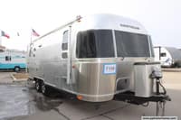62203 - 25' 2020 Airstream Globetrotter 25FB TWIN Image 1
