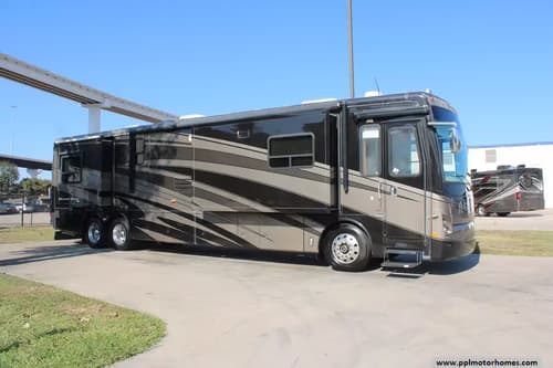 61587 - 42' 2007 Newmar Dutch Star 4320 400hp Cummins w/4 Slides Image 1
