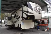 55208 - 40' 2018 Thor Redwood 3901WB w/3 Slides Image 1